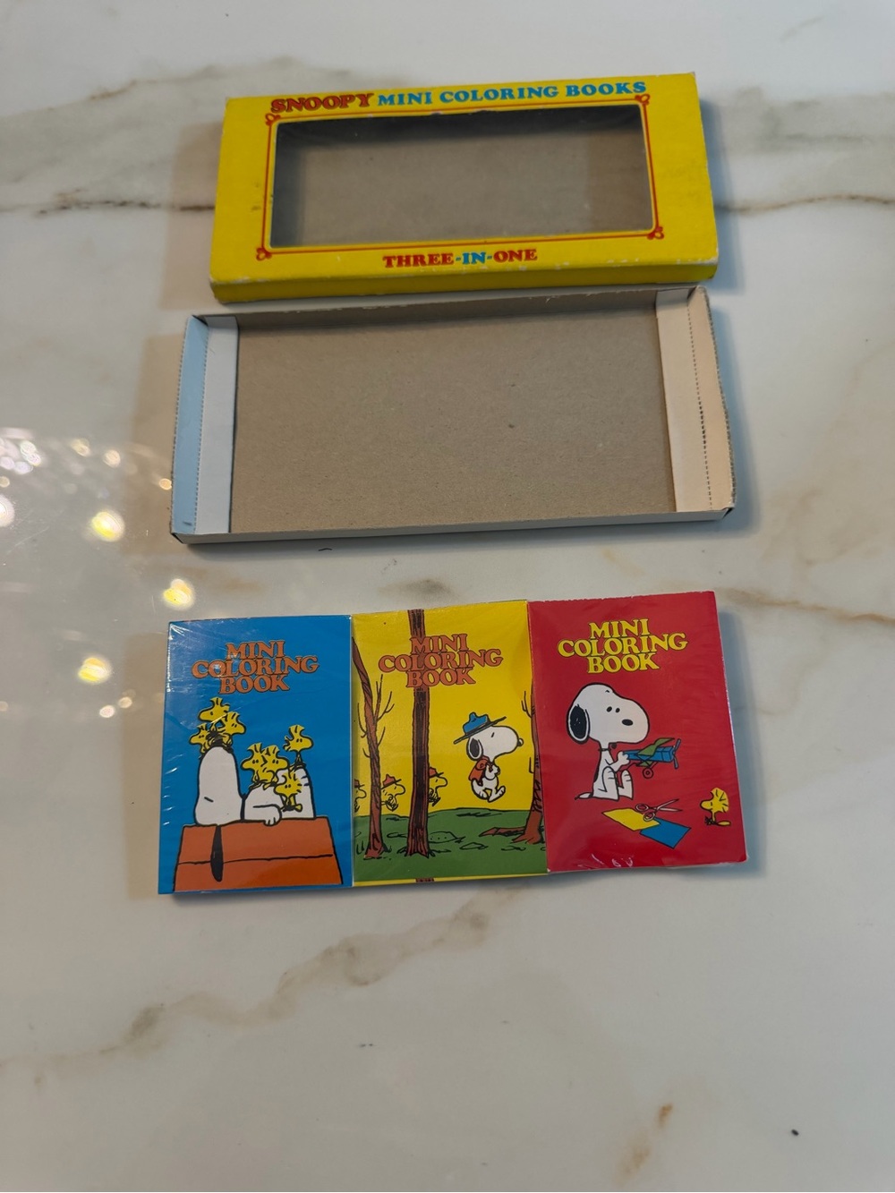 Peanuts Snoopy Mini Coloring Books Yellow Blue Red - Picture 4 of 6